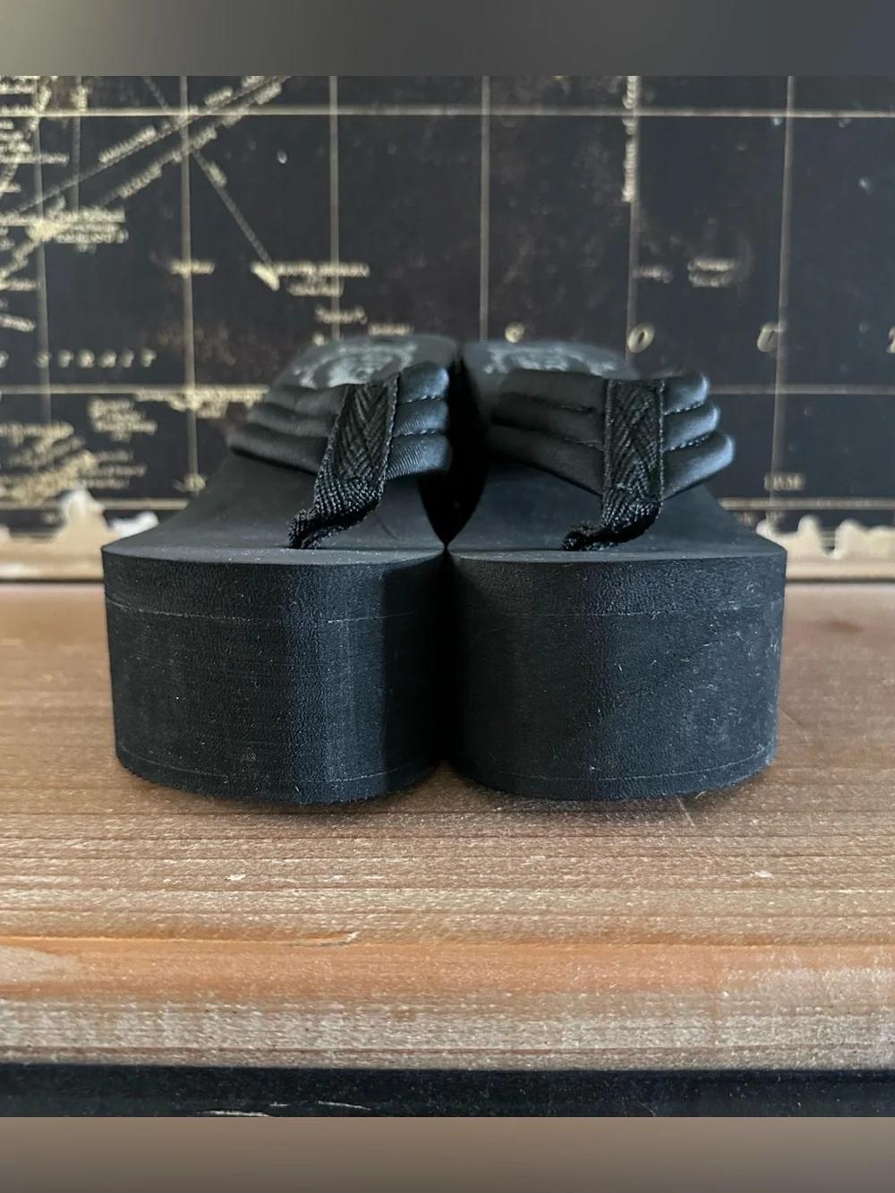 NWOT Platform Flip Flops